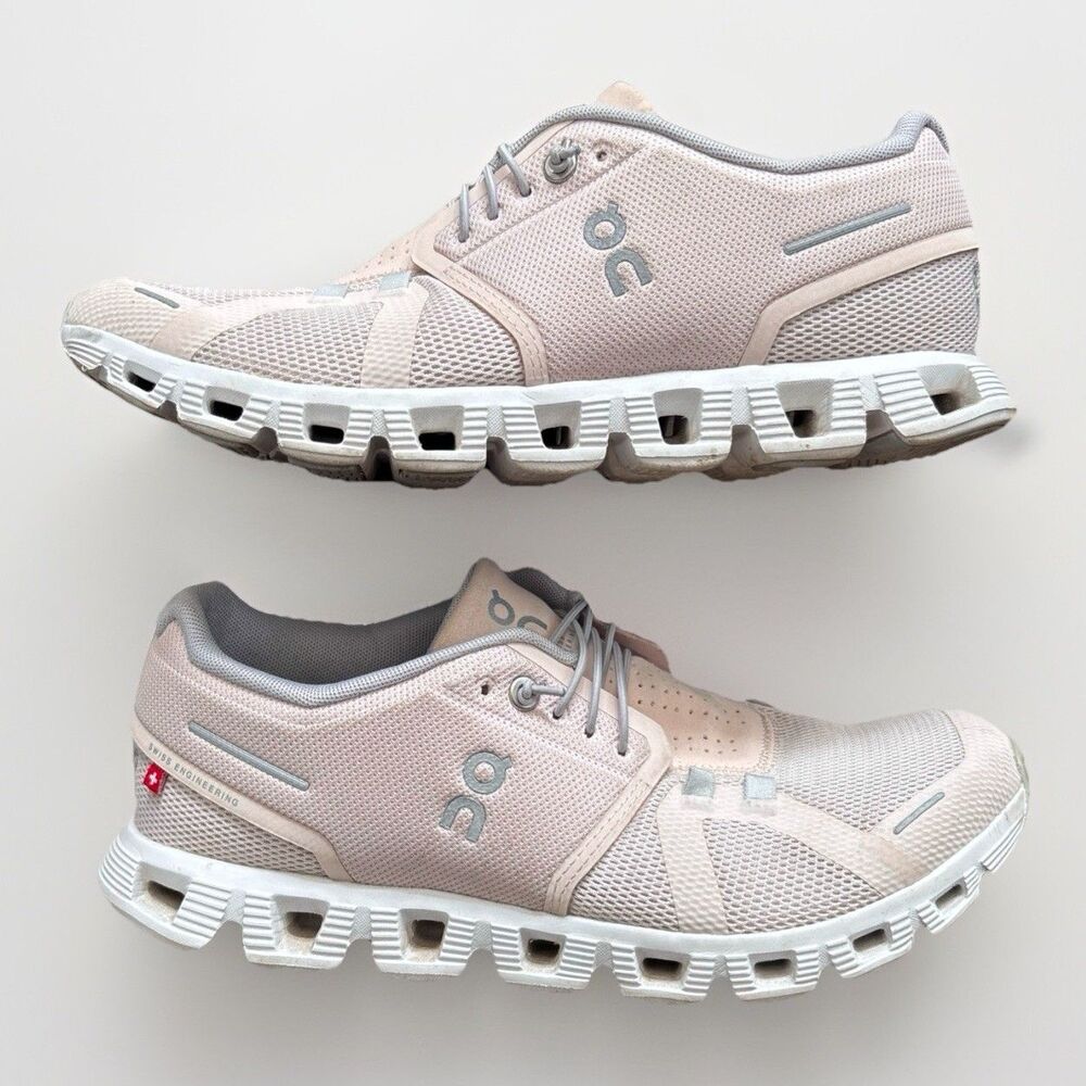 Women’s On Cloud 5 Pink Running Shoes Size 9